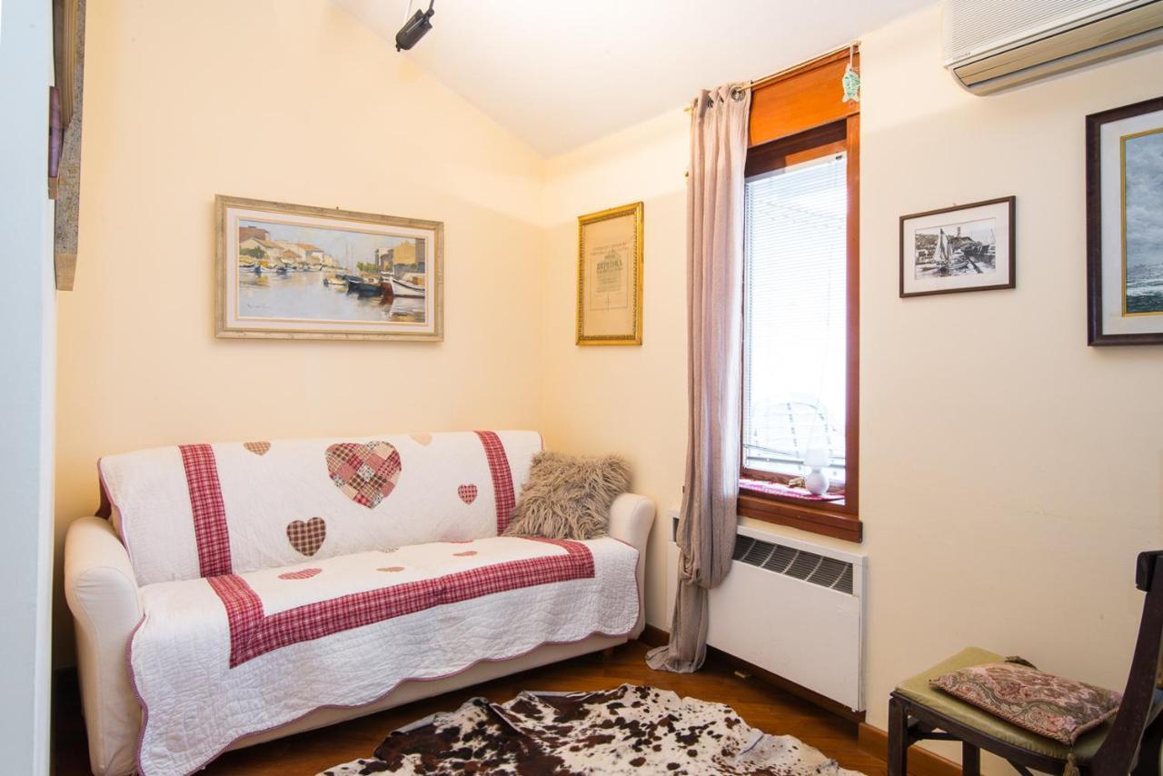 La Mansarda Delle Meraviglie B&B Superior ตรีเอสเต ภายนอก รูปภาพ