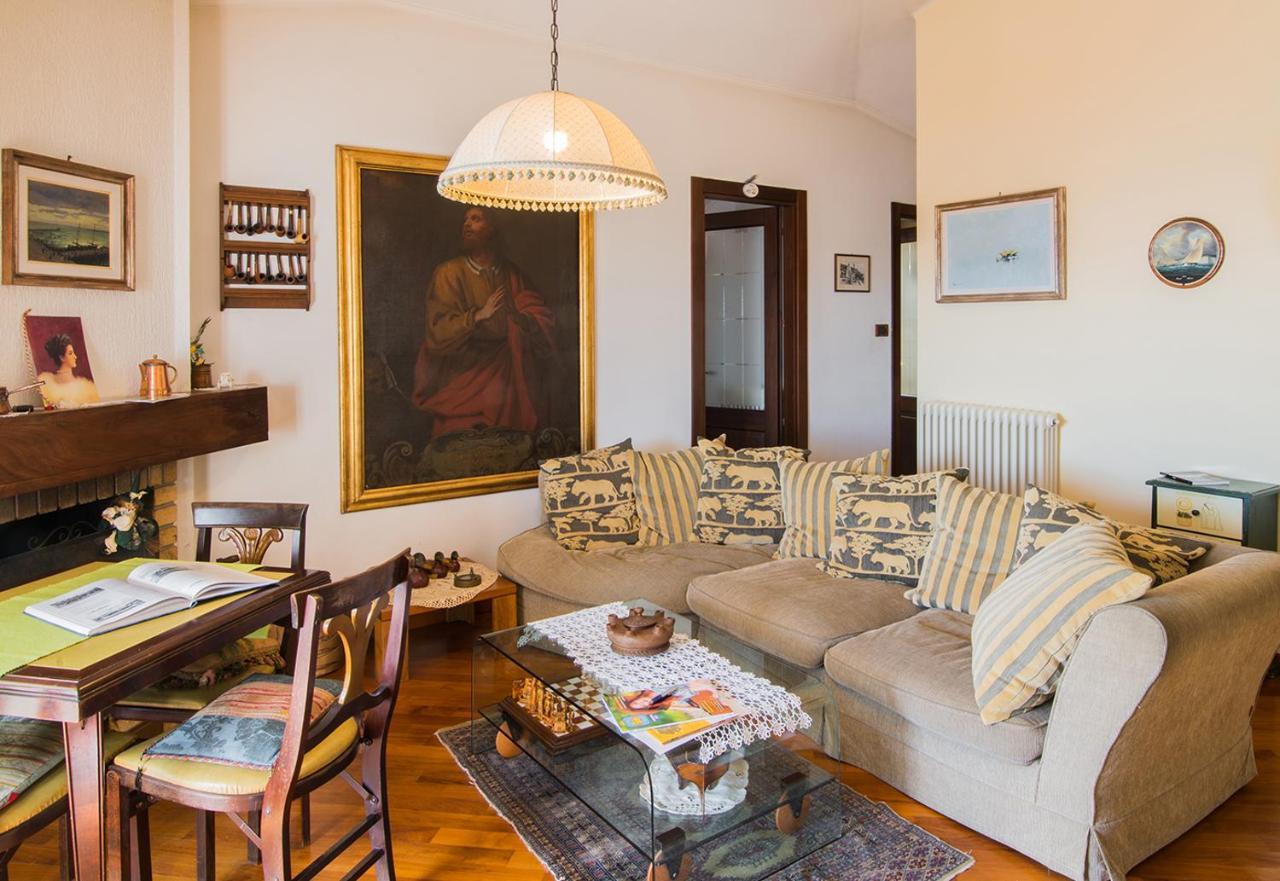 La Mansarda Delle Meraviglie B&B Superior ตรีเอสเต ภายนอก รูปภาพ