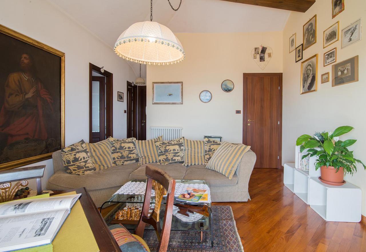 La Mansarda Delle Meraviglie B&B Superior ตรีเอสเต ภายนอก รูปภาพ