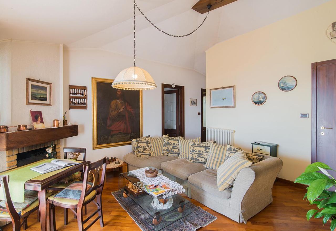 La Mansarda Delle Meraviglie B&B Superior ตรีเอสเต ภายนอก รูปภาพ