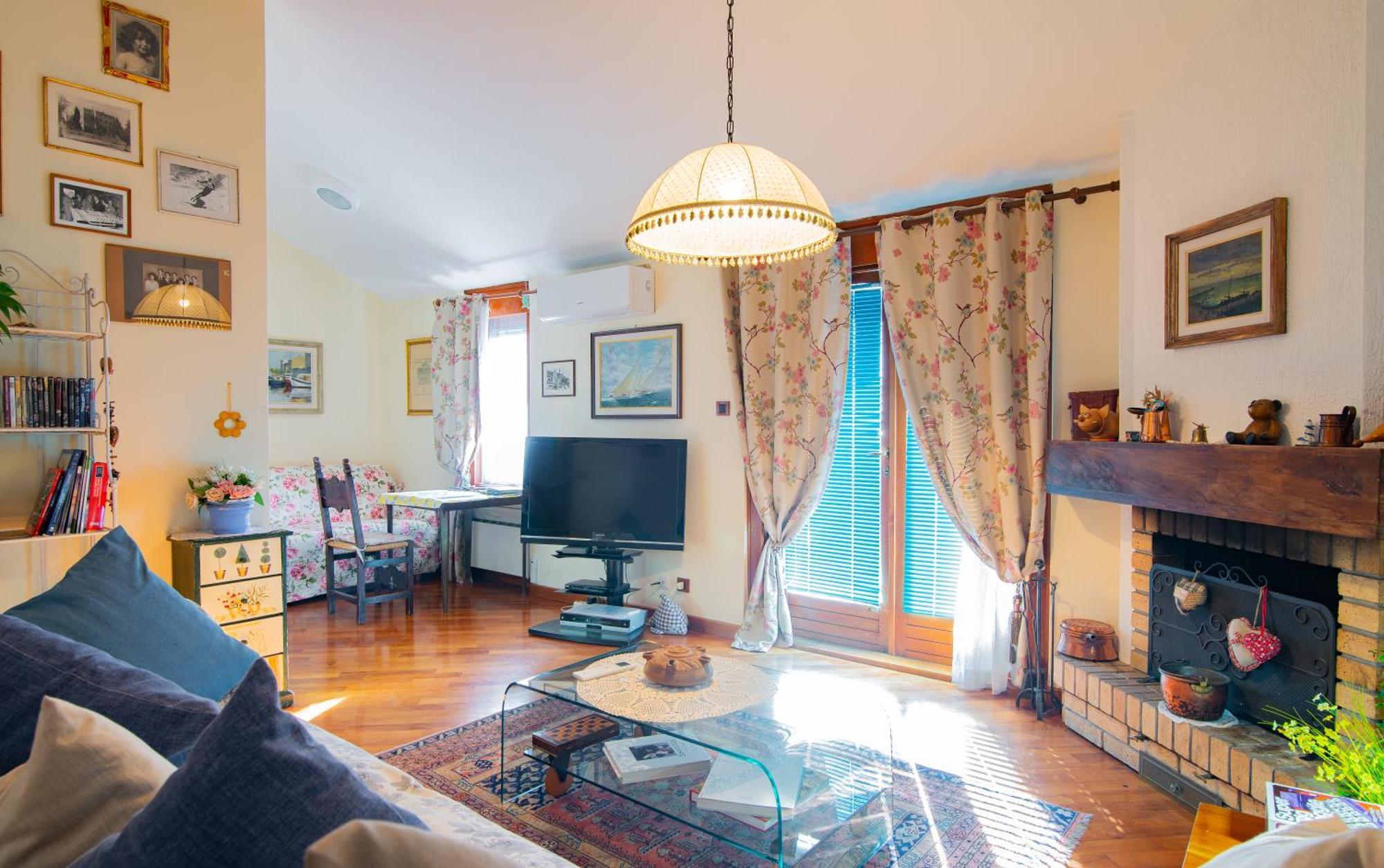 La Mansarda Delle Meraviglie B&B Superior ตรีเอสเต ภายนอก รูปภาพ